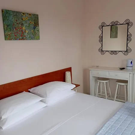 Aprilis 2 Apartman *