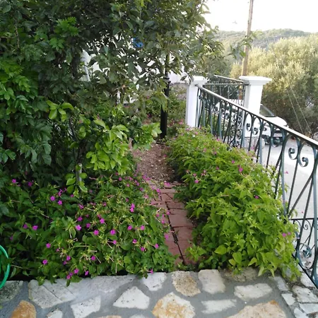 Aprilis 2 Apartment Kionion